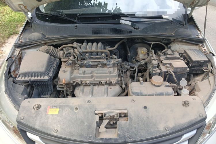 Used Baojun 310 2016 1.2L manual Comfort trim level Engine Bay