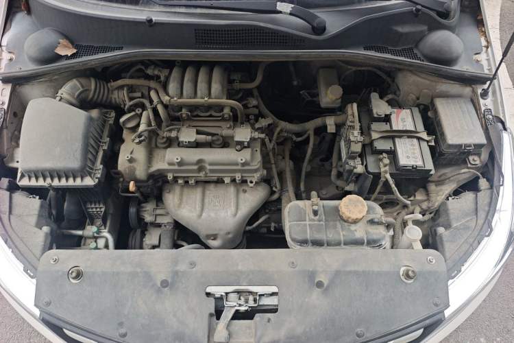 Used Baojun 310 2016 1.2L manual Comfort trim level Engine Bay