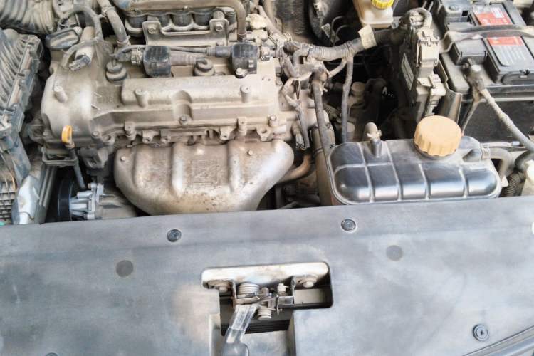 Used Baojun 310 2016 1.2L Manual Fashionable Edition Engine Bay