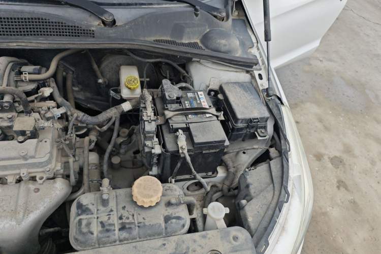 Used Baojun 310 2016 1.2L Manual Fashionable Edition Engine Bay Left