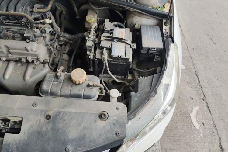 Used Baojun 310 2016 1.2L manual Comfort trim level Engine Bay Left