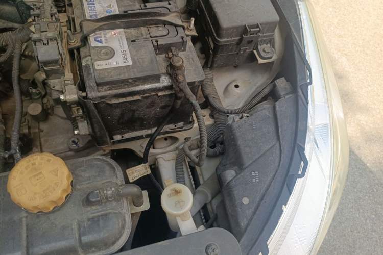 Used Baojun 310 2016 1.2L Manual Luxury Model Engine Bay Left