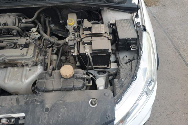 Used Baojun 310 2016 1.2L manual Comfort trim level Engine Bay Left