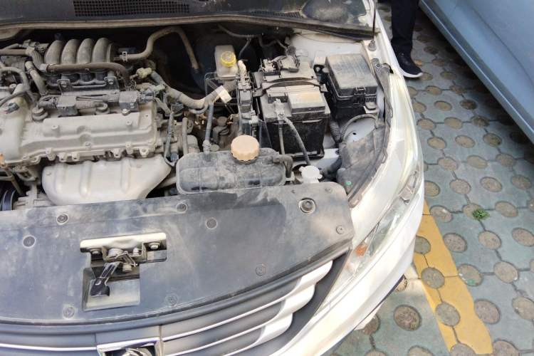 Used Baojun 310 2016 1.2L manual Comfort trim level Engine Bay Left