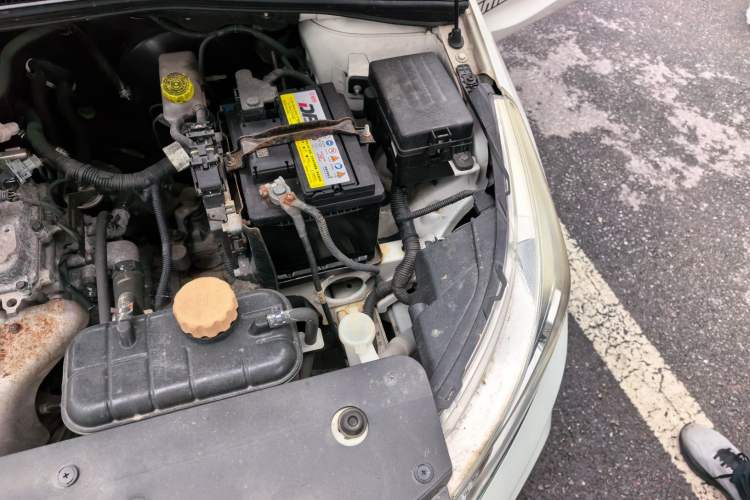 Used Baojun 310 2016 1.2L Manual Luxury Model Engine Bay Left