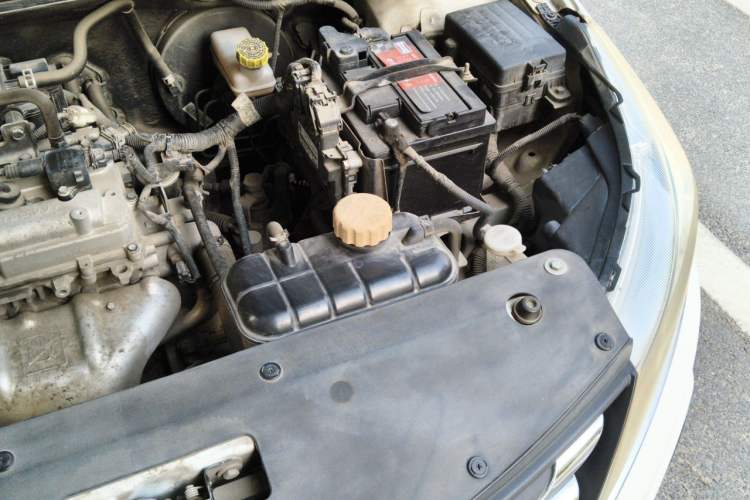 Used Baojun 310 2016 1.2L Manual Fashionable Edition Engine Bay Left
