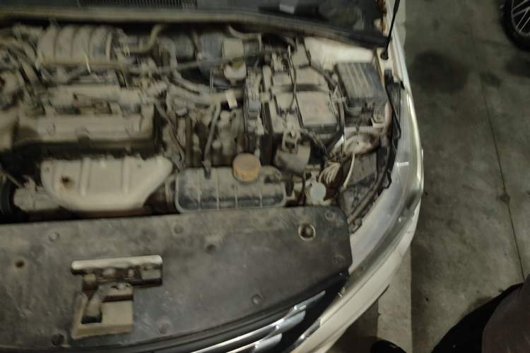 Used Baojun 310 2016 1.2L manual Comfort trim level Engine Bay Left