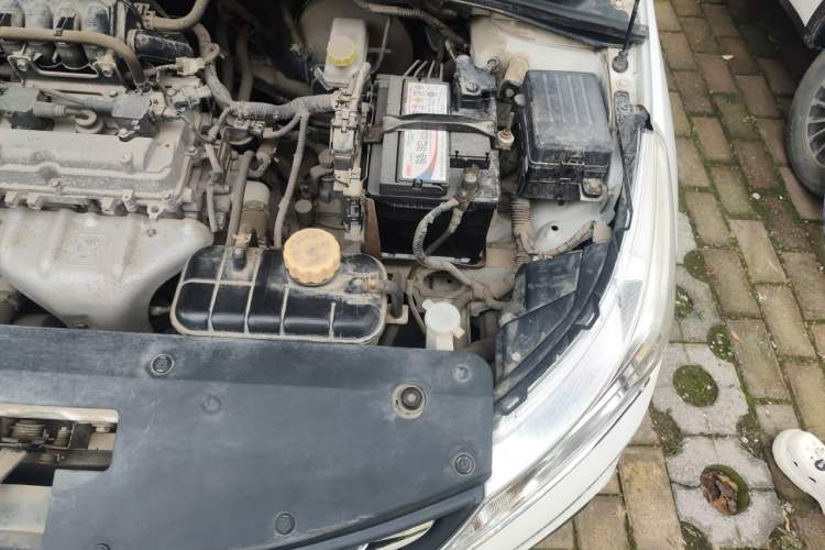 Used Baojun 310 2016 1.2L Manual Fashionable Edition Engine Bay Left