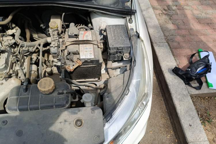 Used Baojun 310 2016 1.2L Manual Luxury Model Engine Bay Left
