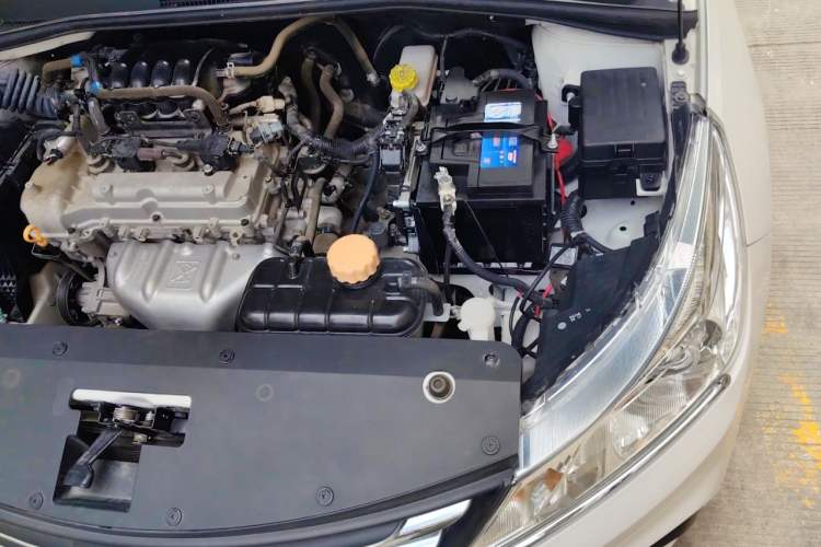 Used Baojun 310 2016 1.2L Manual Luxury Model Engine Bay Left