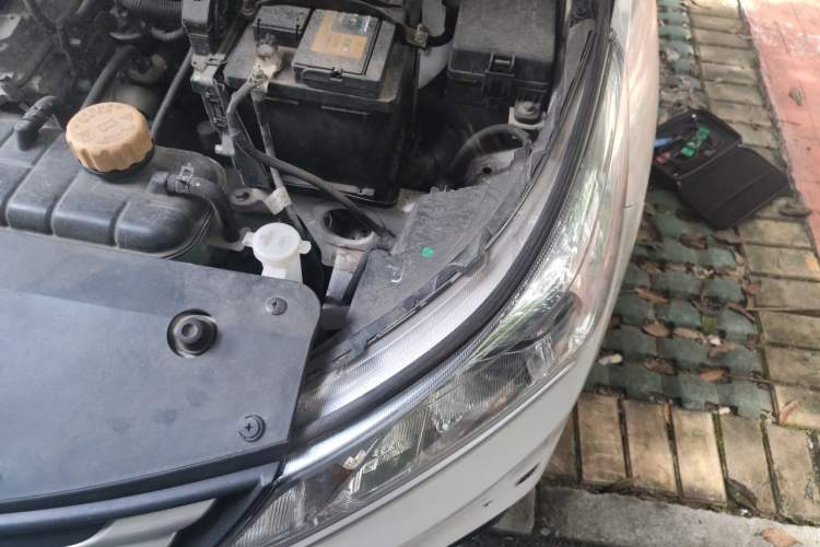 Used Baojun 310 2016 1.2L manual Comfort trim level Engine Bay Left