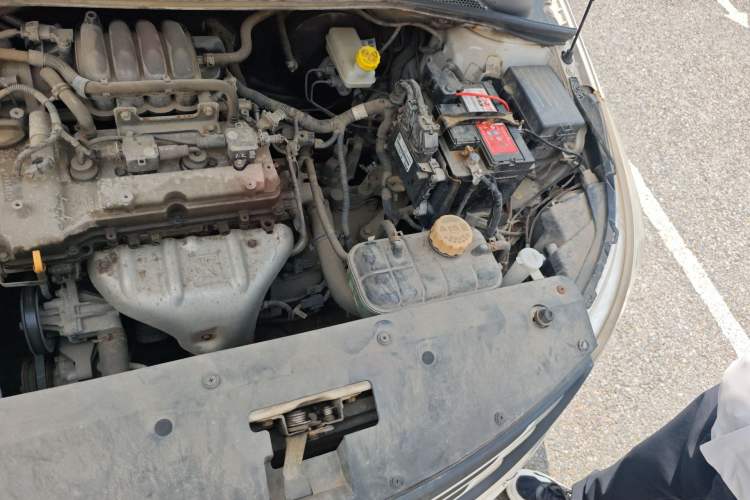 Used Baojun 310 2016 1.2L Manual Value Edition Engine Bay Left