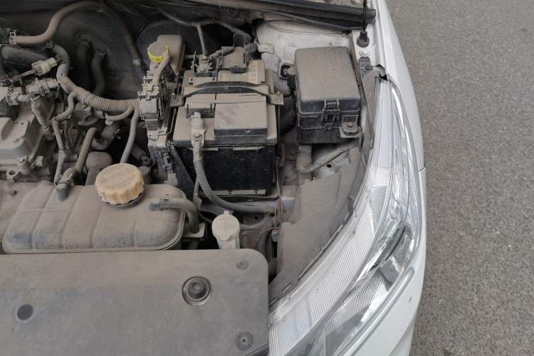 Used Baojun 310 2016 1.2L manual Comfort trim level Engine Bay Left