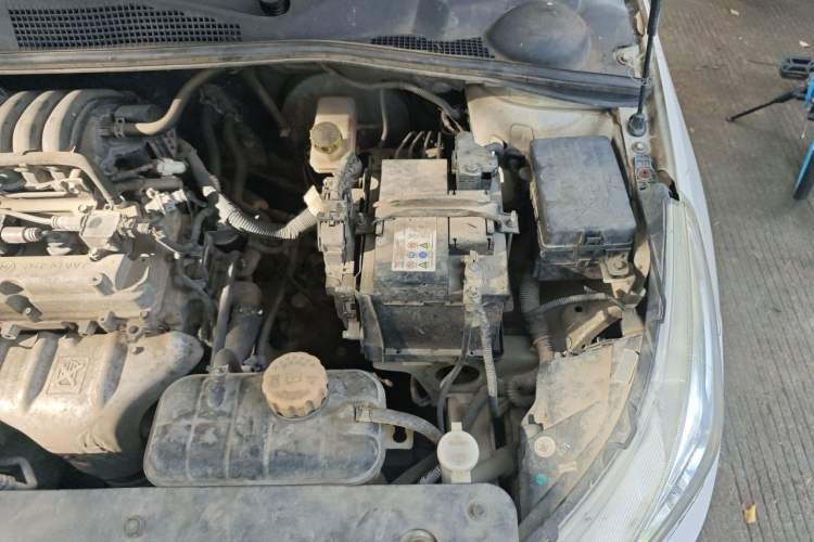 Used Baojun 310 2016 1.2L Manual Luxury Model Engine Bay Left