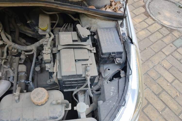 Used Baojun 310 2016 1.2L manual Comfort trim level Engine Bay Left