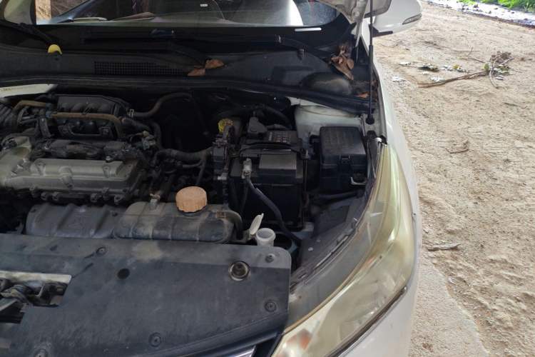 Used Baojun 310 2016 1.2L Manual Luxury Model Engine Bay Left