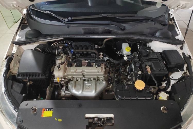 Used Baojun 310 2016 1.2L manual Comfort trim level Engine Bay