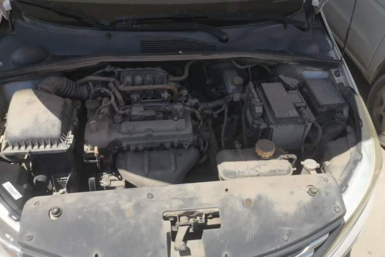 Used Baojun 310 2016 1.2L manual Comfort trim level Engine Bay