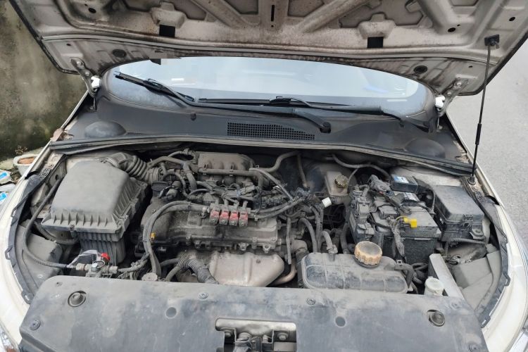 Used Baojun 310 2016 1.2L manual Comfort trim level Engine Bay