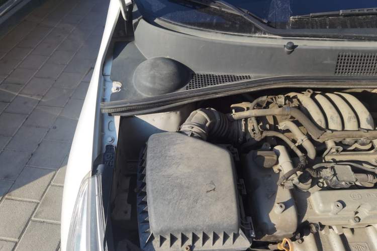 Used Baojun 310 2016 1.2L Manual Luxury Model Engine Bay Right
