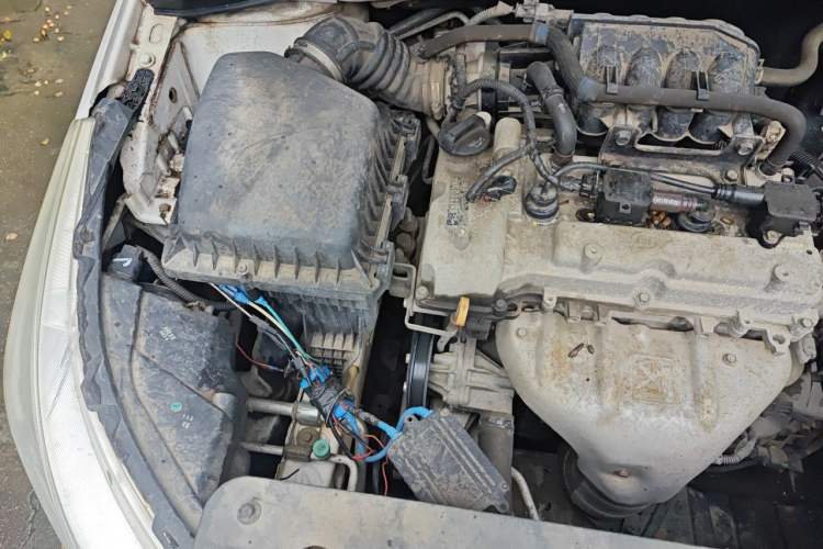 Used Baojun 310 2016 1.2L Manual Luxury Model Engine Bay Right