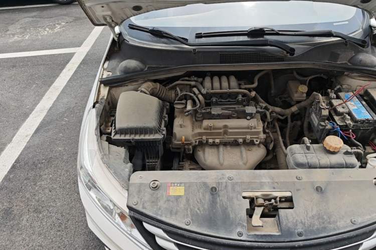 Used Baojun 310 2016 1.2L manual Comfort trim level Engine Bay Right