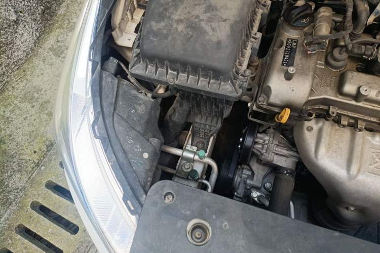 Used Baojun 310 2016 1.2L Manual Luxury Model Engine Bay Right