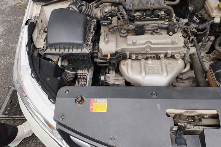 Used Baojun 310 2016 1.2L Manual Luxury Model Engine Bay Right