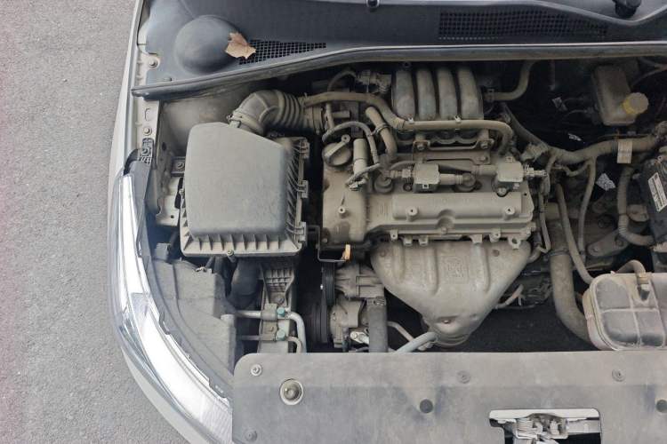 Used Baojun 310 2016 1.2L manual Comfort trim level Engine Bay Right