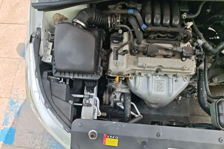 Used Baojun 310 2016 1.2L manual Comfort trim level Engine Bay Right
