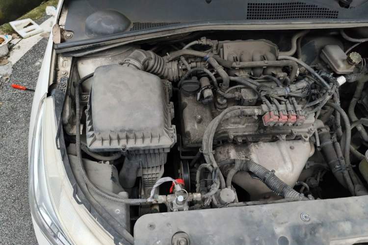 Used Baojun 310 2016 1.2L manual Comfort trim level Engine Bay Right