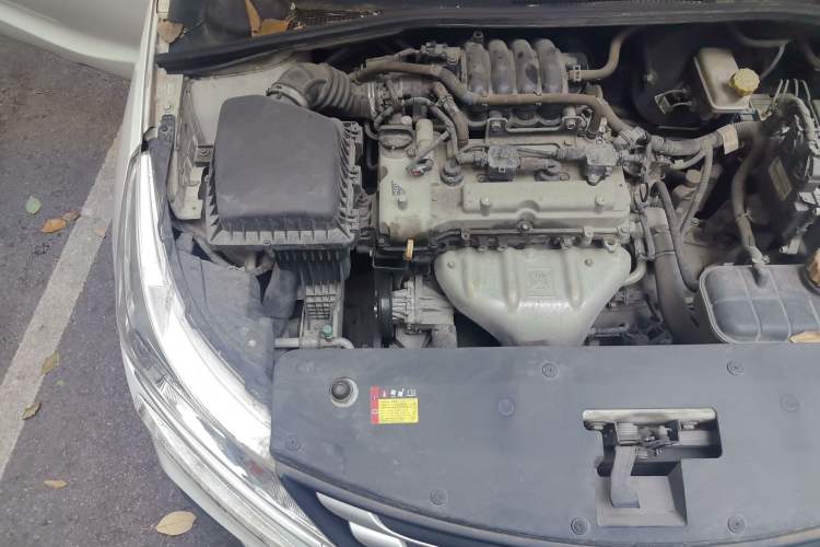 Used Baojun 310 2016 1.2L manual Comfort trim level Engine Bay Right