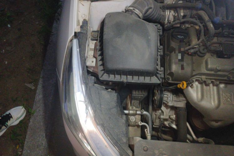 Used Baojun 310 2016 1.2L manual Comfort trim level Engine Bay Right