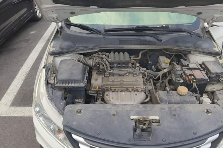Used Baojun 310 2016 1.2L manual Comfort trim level Engine Bay Right