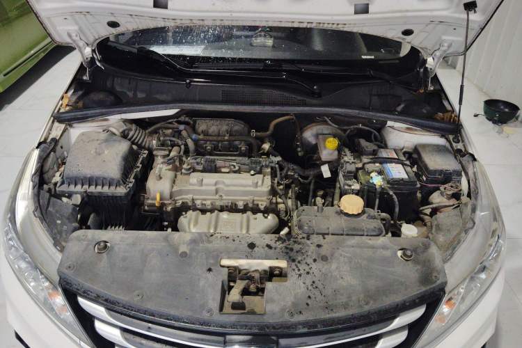Used Baojun 310 2016 1.2L Manual Value Edition Engine Bay