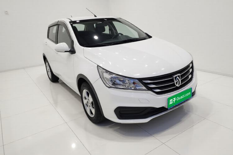 Used Baojun 310 2016 1.2L manual Comfort trim level Exterior 1