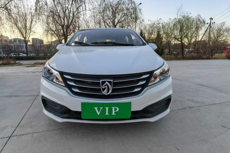Used Baojun 310 2016 1.2L manual Comfort trim level Exterior 1
