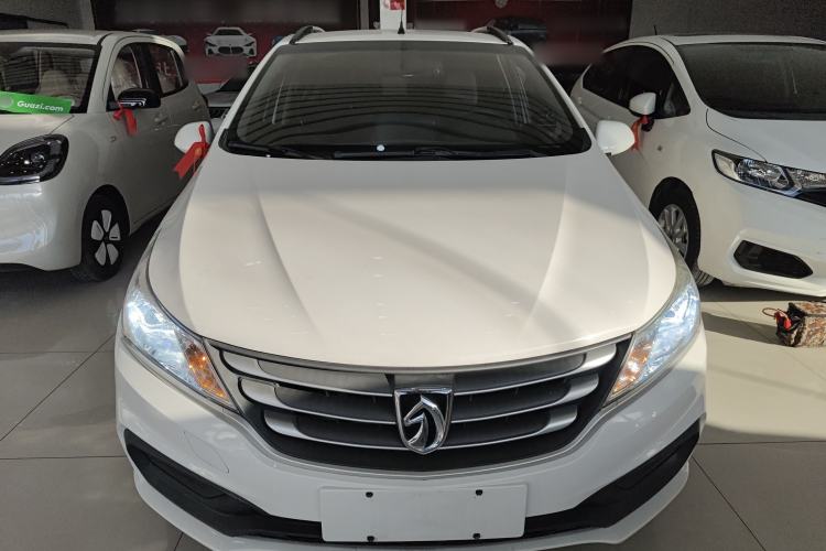 Used Baojun 310 2016 1.2L manual Comfort trim level Exterior 1