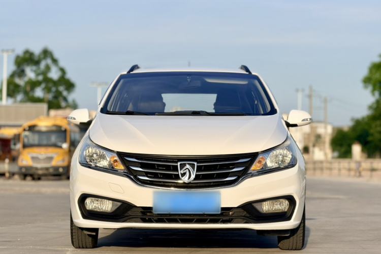 Used Baojun 310 2016 1.2L Manual Luxury Model Exterior 1