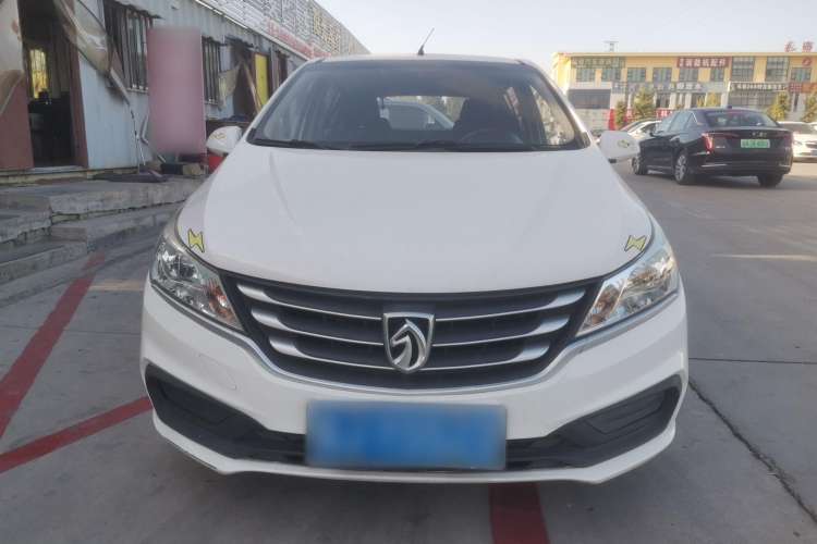Used Baojun 310 2016 1.2L manual Comfort trim level Exterior 1