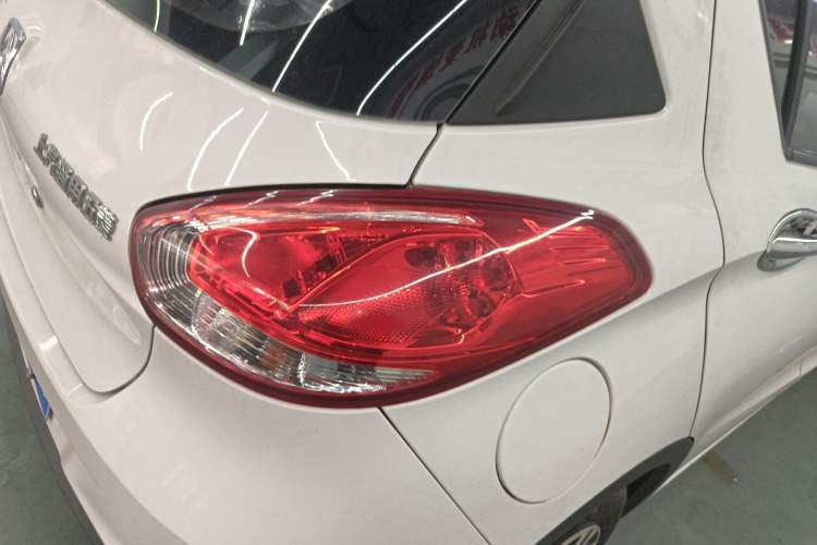 Used Baojun 310 2016 1.2L manual Comfort trim level Exterior 1