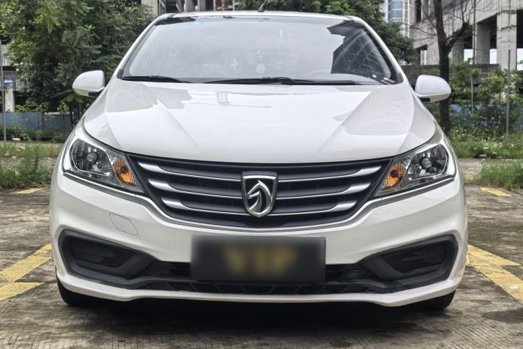 Used Baojun 310 2016 1.2L manual Comfort trim level Exterior 1