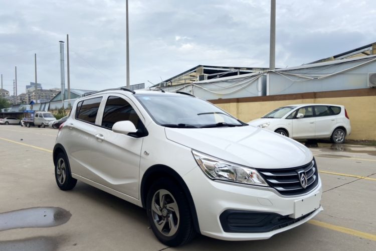 Used Baojun 310 2016 1.2L manual Comfort trim level Exterior 1