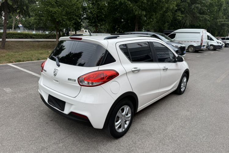 Used Baojun 310 2016 1.2L Manual Luxury Model Exterior 2