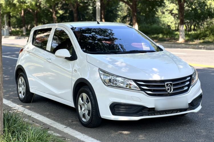 Used Baojun 310 2016 1.2L manual Comfort trim level Exterior 2