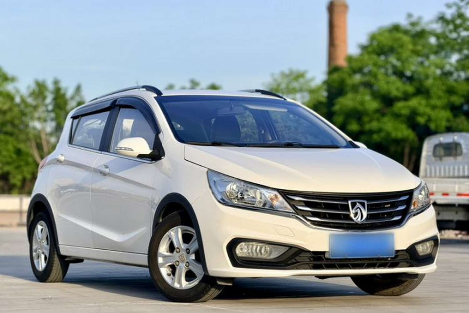 Used Baojun 310 2016 1.2L Manual Luxury Model Exterior 2