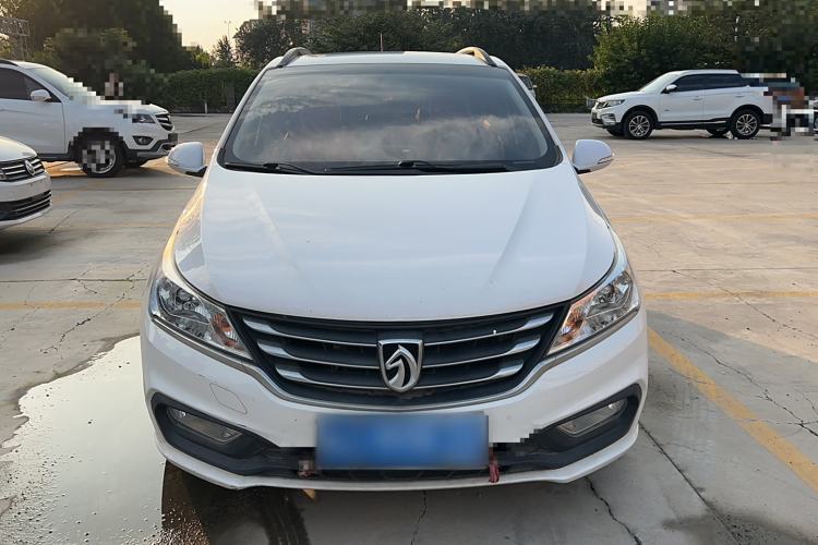 Used Baojun 310 2016 1.2L Manual Luxury Model Exterior 2