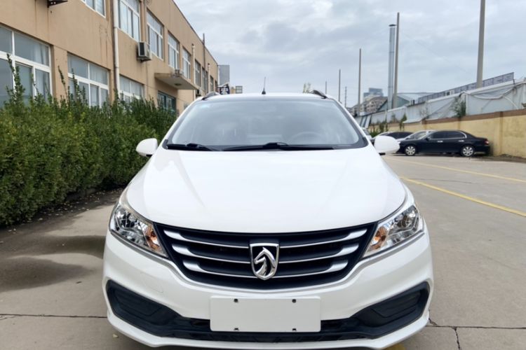 Used Baojun 310 2016 1.2L manual Comfort trim level Exterior 2