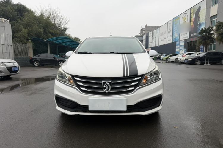 Used Baojun 310 2016 1.2L manual Comfort trim level Exterior 3