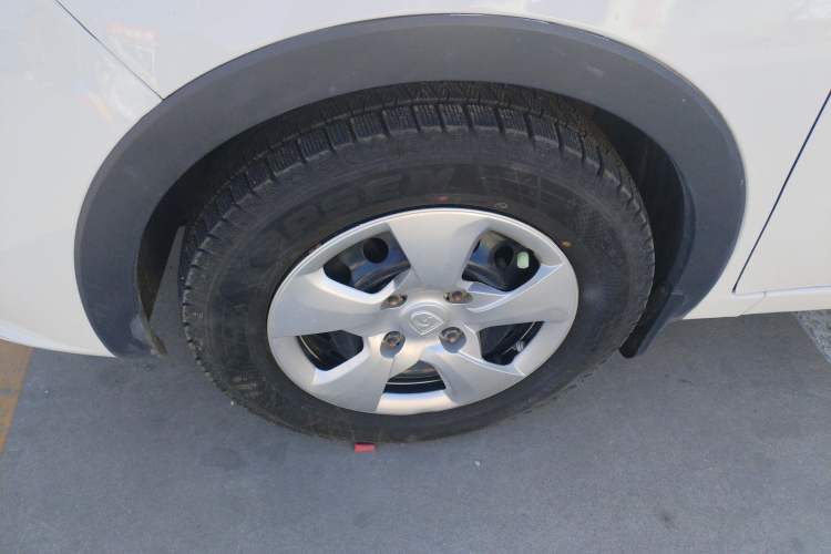 Used Baojun 310 2016 1.2L manual Comfort trim level Exterior 3